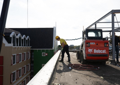 Transformatie kantoor naar hotel in Zaandam