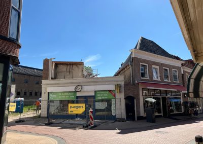 Sloop voormalig winkelpand Scheer & Foppen in Steenwijk